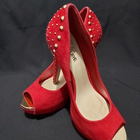 Red High Heels - Picture 4 of 4